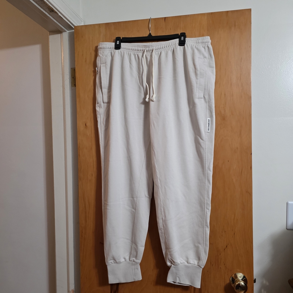 Nike Men's Off-White Jogger Pants